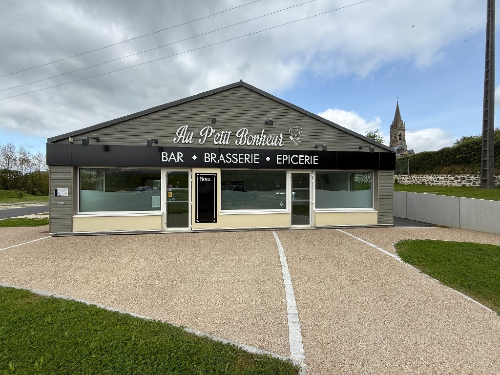 local-commercial-bricquebec-en-cotentin-com1057