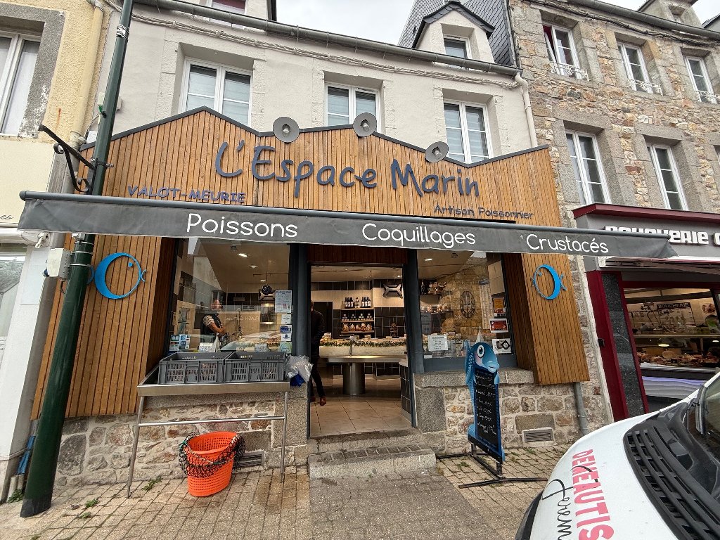 commerce-les-pieux-et-alentours-com1073